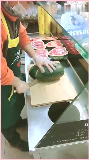 吃瓜别喷爱心网红,理性围观，爱心守护网红圈